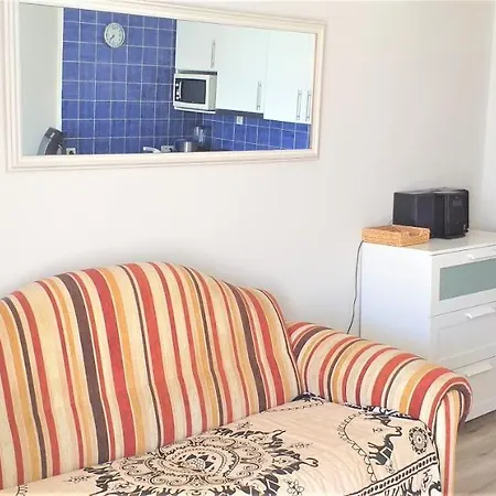 Διαμέρισμα With A Large South-facing Balcony, Sea View And Wifi In Americas Center