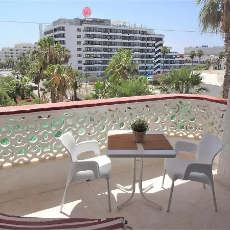 With A Large South-facing Balcony, Sea View And Wifi In Americas Center Playa de las Americas (Tenerife)