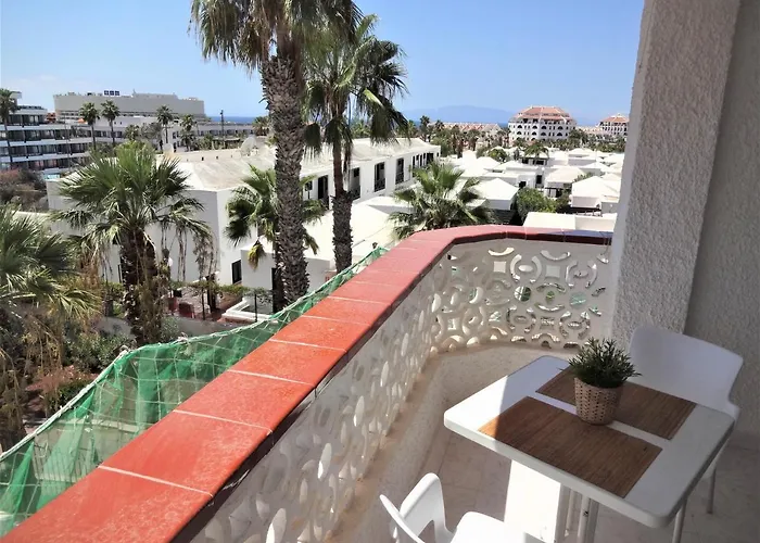 With A Large South-facing Balcony, Sea View And Wifi In Americas Center Playa de las Americas (Tenerife)