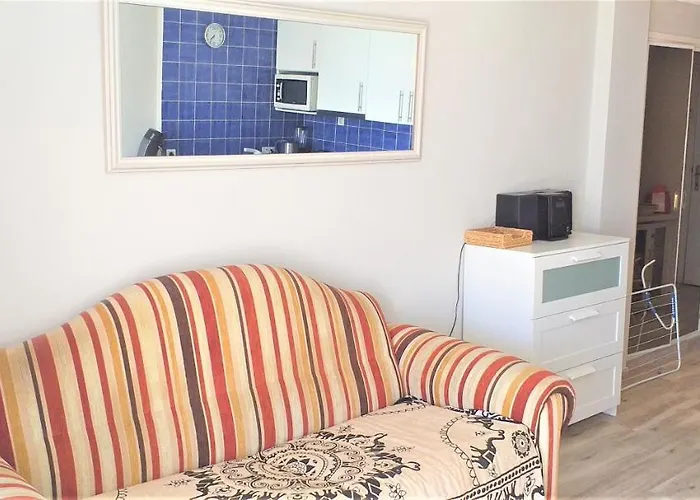 아파트 With A Large South-facing Balcony, Sea View And Wifi In Americas Center
