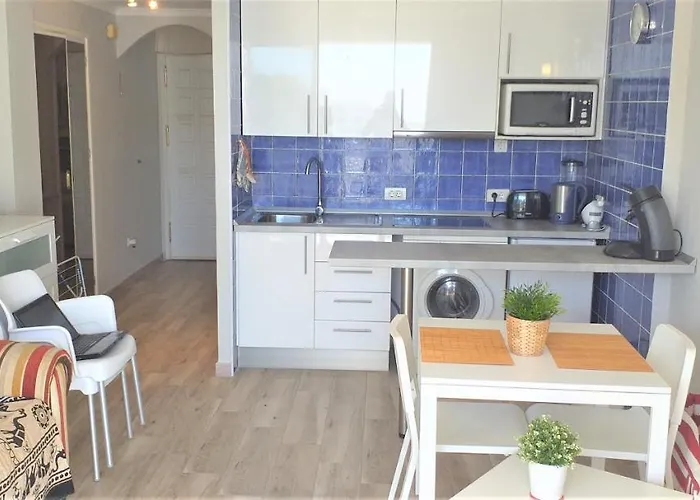 With A Large South-facing Balcony, Sea View And Wifi In Americas Center Appartamento *